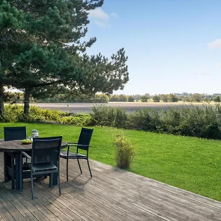 Stunning In Nykobing Sj With Wifi בית נופש Klint